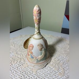 1982 Lefton Bell Hand Painted Porcelain Nativity Music Box Lefton